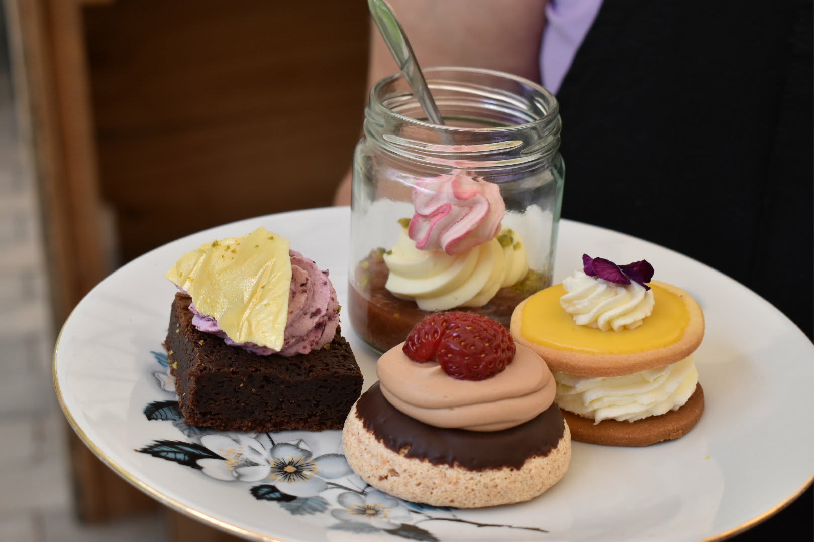 AUGUST-Kagetapas & LIVE MUSIK