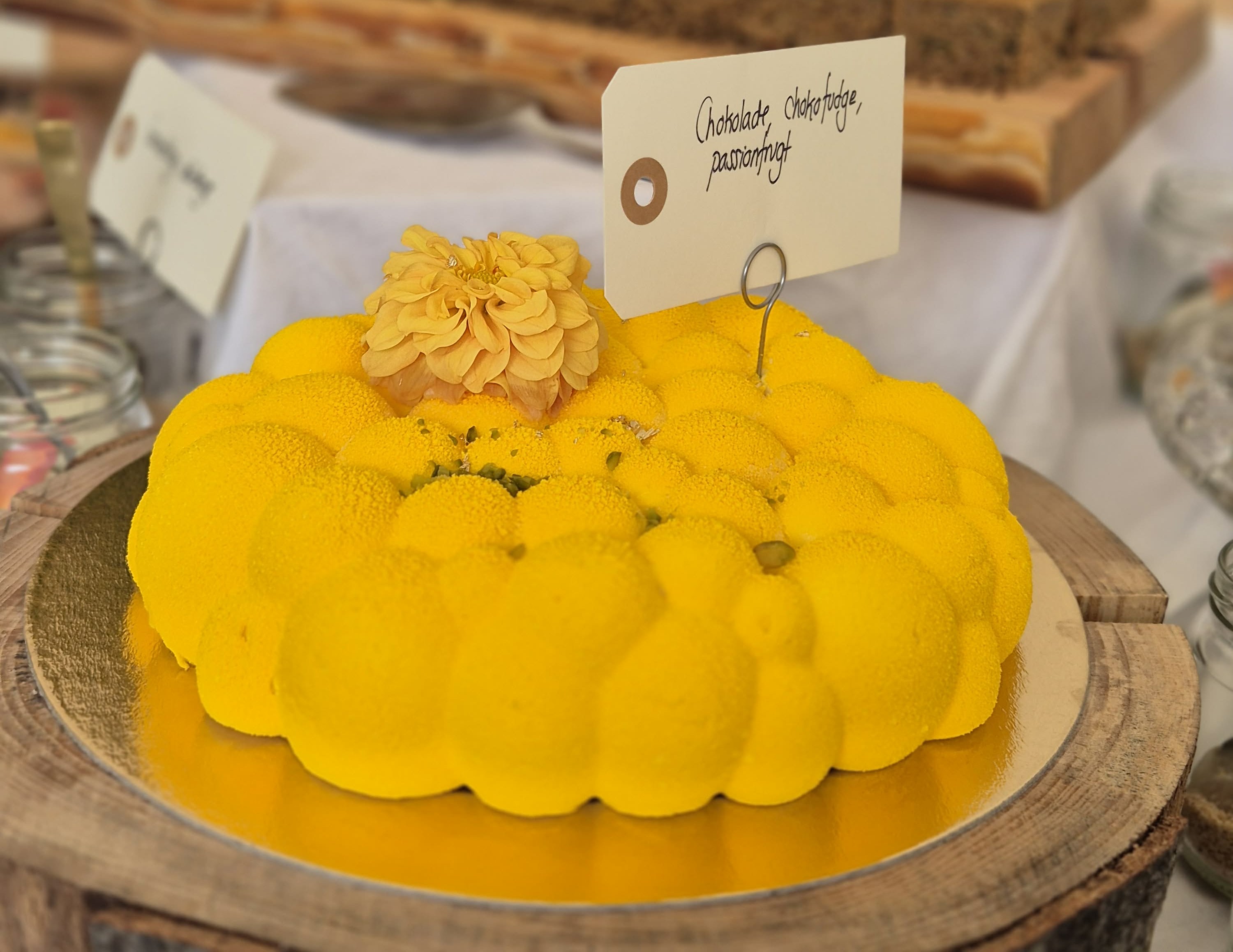 Sommersødt & Jordbærrødt - Kagebord i Stenmaglehaven