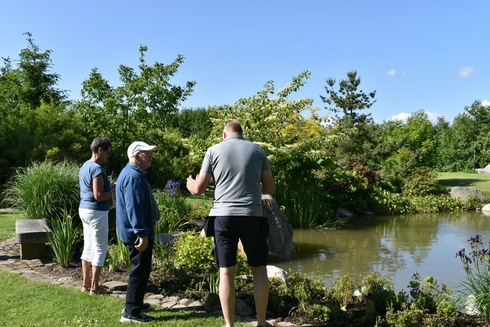 Grundlovs-havevandring med Dennis & kagetapas i Grillhytten